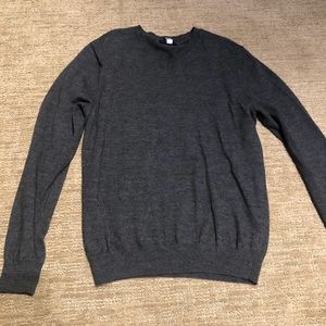 Men’s gray banana republic sweater